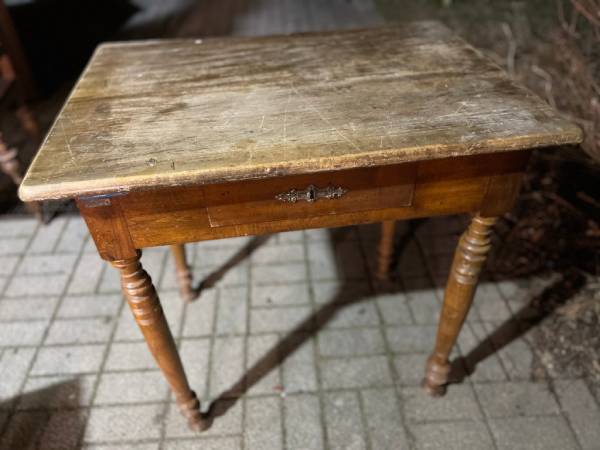 klavírní stolička