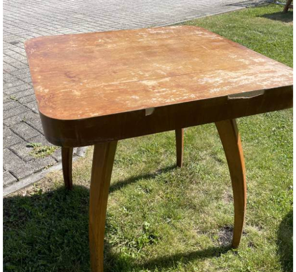 Konferenční stolek pavouk před renovací