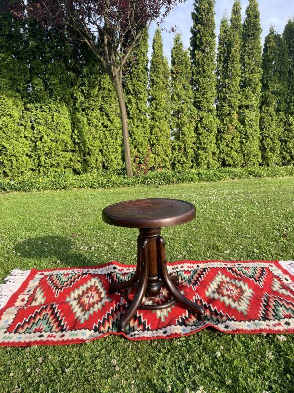 Starožitná klavírní stolička Fischel