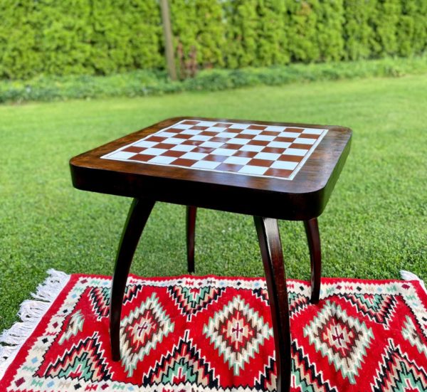 Konferenční stolek pavouk po renovaci- šachový