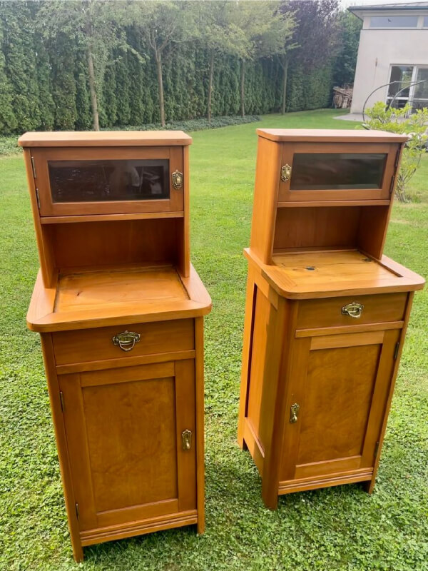 Květinový stolek s patinou