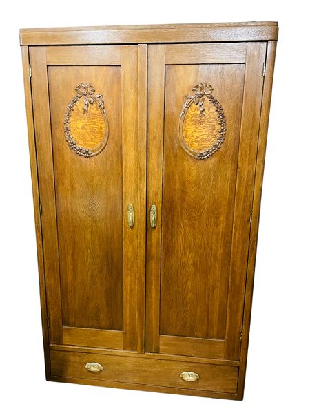 Renovace jedné skříně……